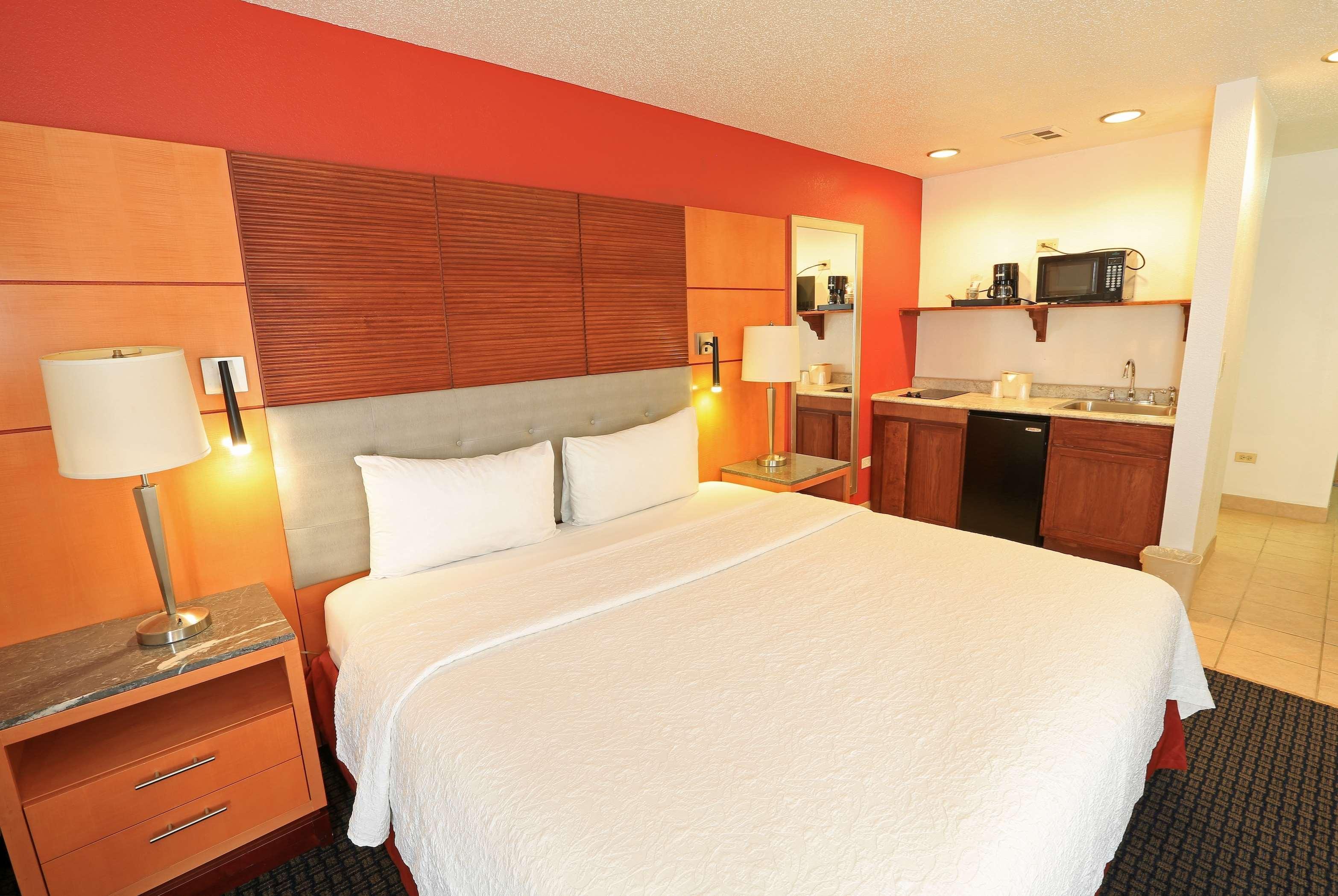 Days Inn By Wyndham Calumet Park Экстерьер фото