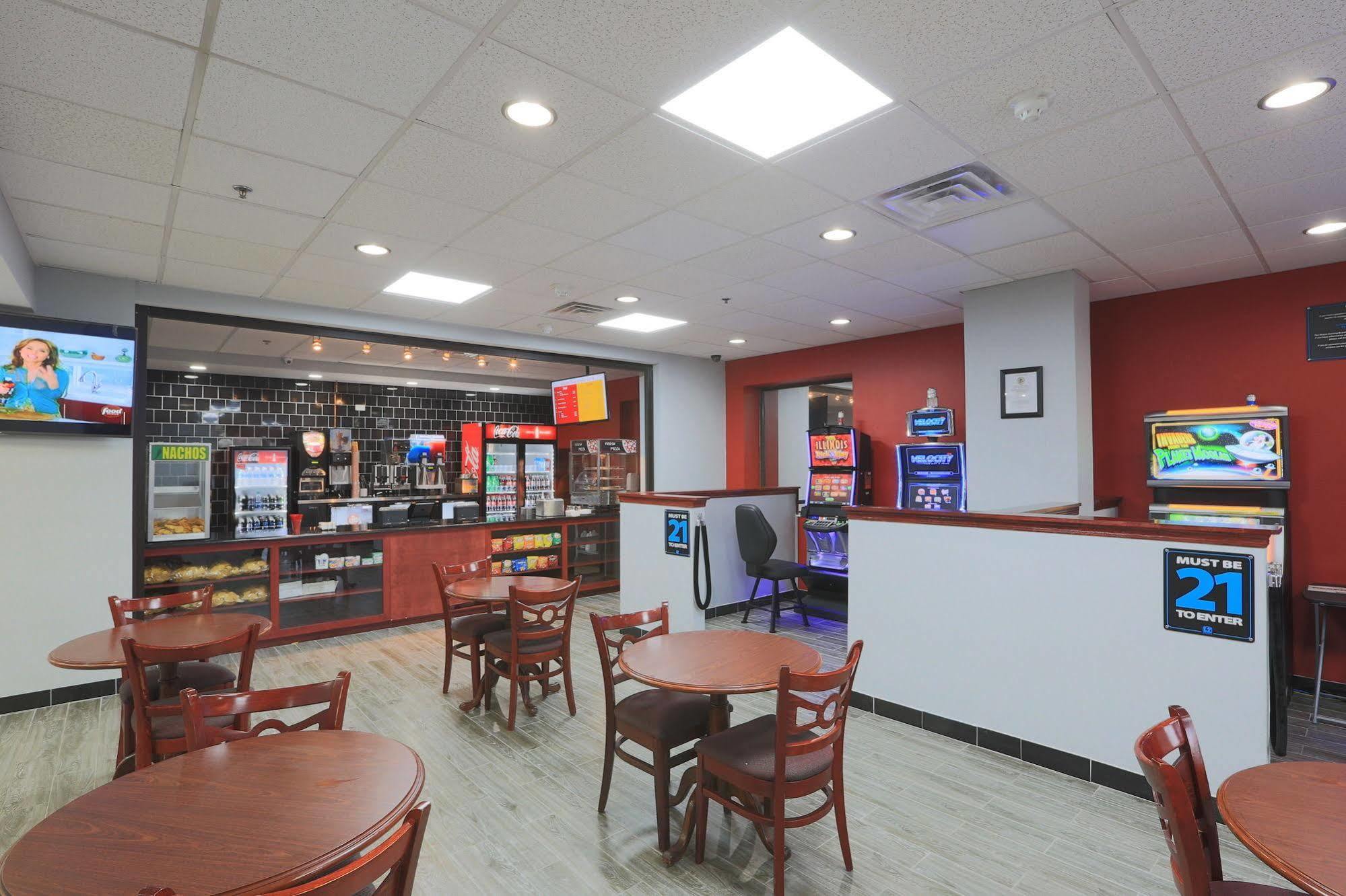 Days Inn By Wyndham Calumet Park Экстерьер фото